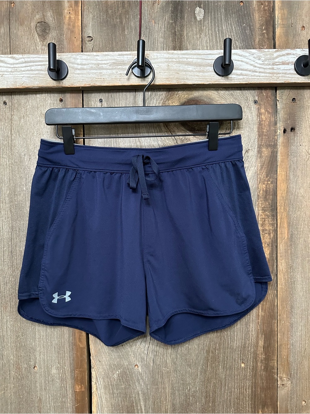 Under Amour Athletic Shorts in Blue Size Medium